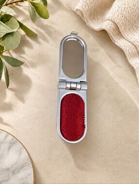 ✨ Mini Travel Lint Brush with Keychain – NEW ✨